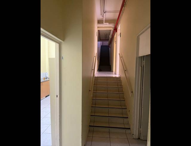 1,096M² OFFICE TO LET IN GLENWOOD